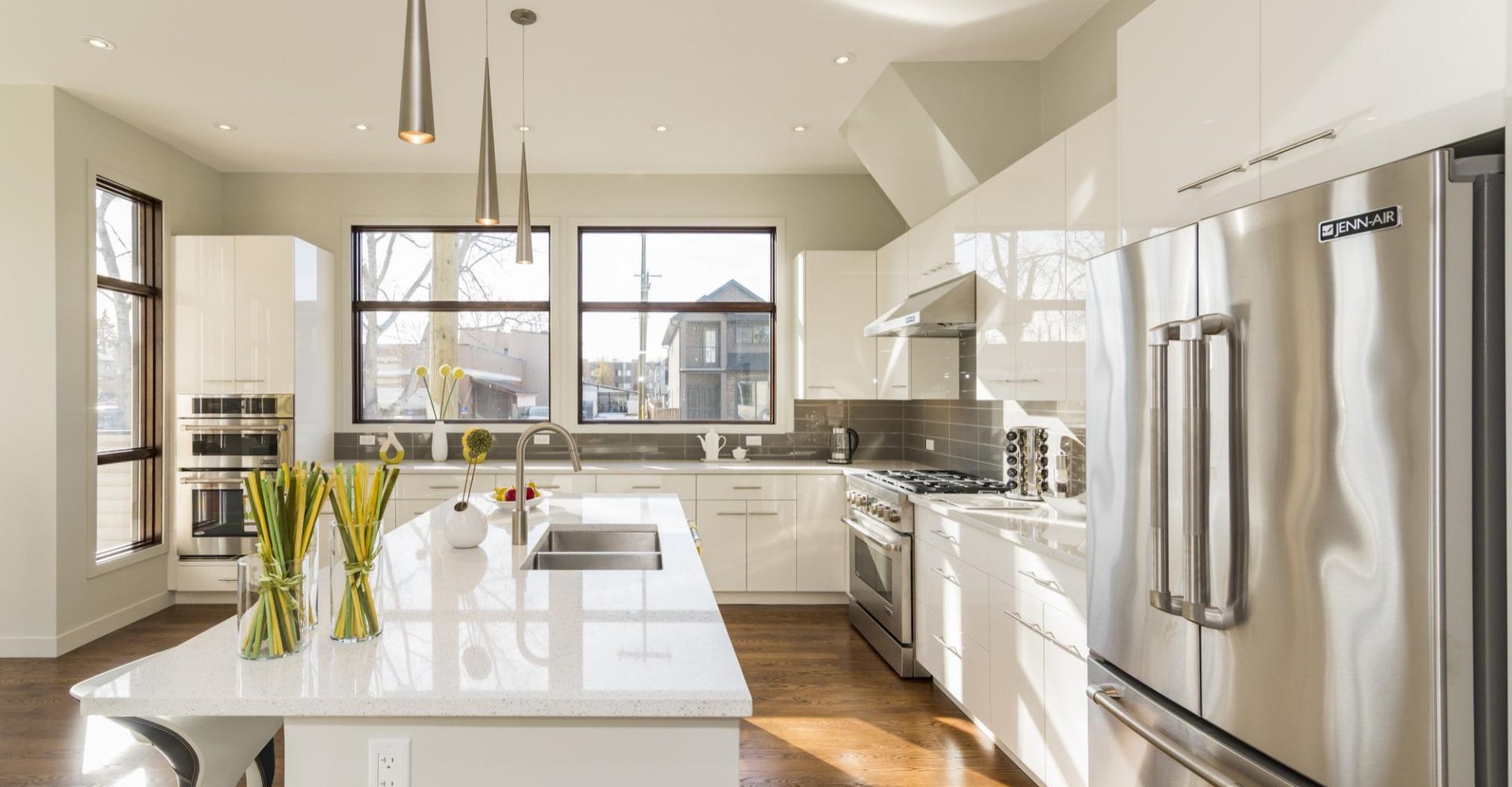 beautiful-shot-modern-house-kitchen (1)